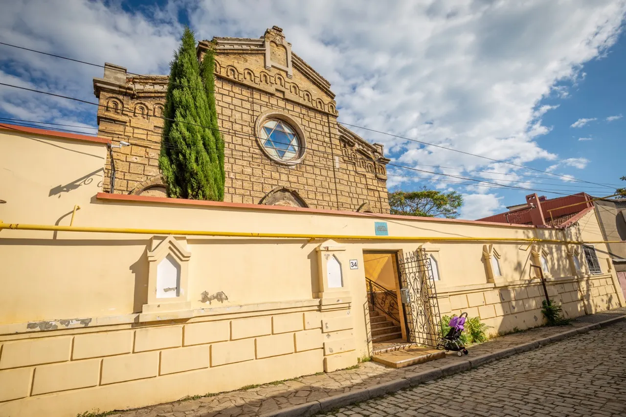 Make a Wish at the Western Wall in the Egiya-Kapai Synagogue